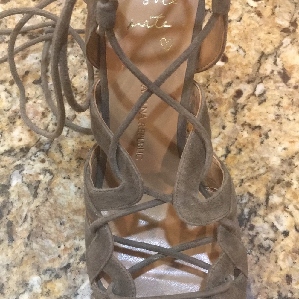 Heels - Picture 4 of 6
